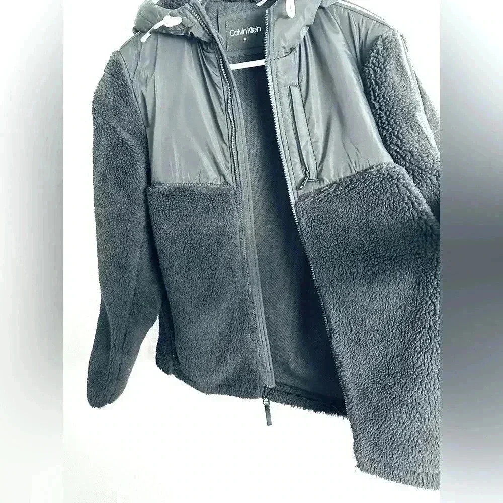 Calvin Klein Men’s Full Zip Hooded Insulated Winter Jacket Size Medium - Picture 3 of 7